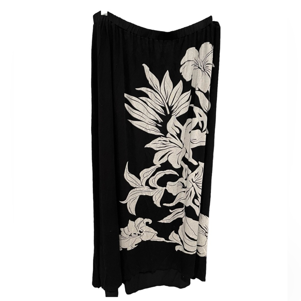 East Adeline Black Maxi Skirt with Floral Print Size 3X